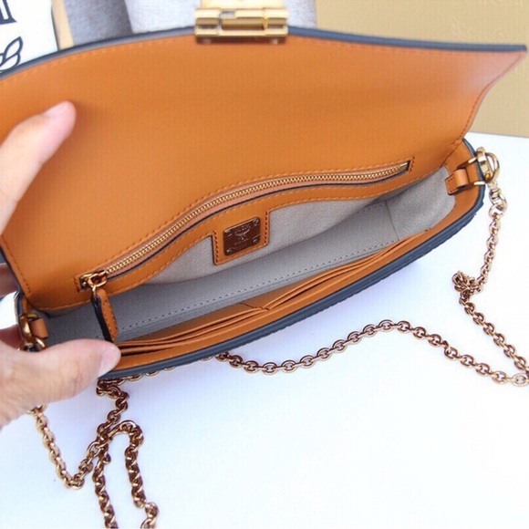 MCM Vicetos Logogram padlock shoulder bag - Picture 5 of 11